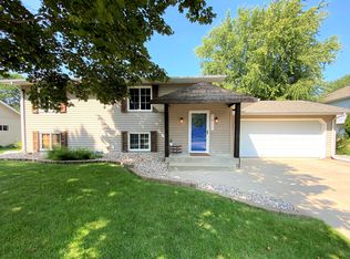 1812 Half Moon Rd, Brookings, SD 57006