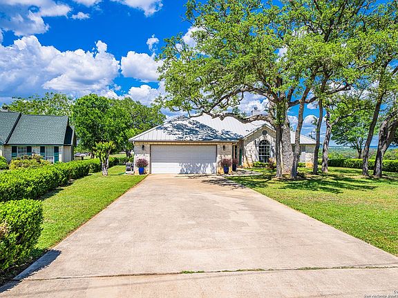 2nd image of 290 KNOLLWOOD CIR