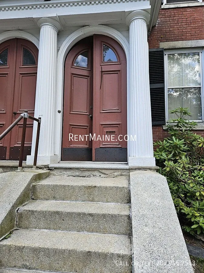 1 bed, 1.5 bath, $1,400 — Photo 1