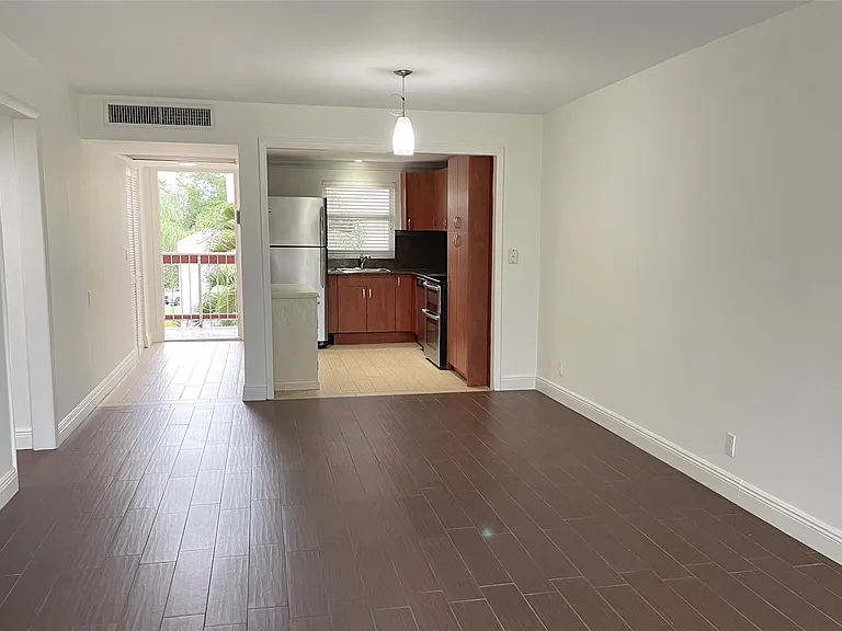 9411 Evergreen Pl #302 — Photo 8