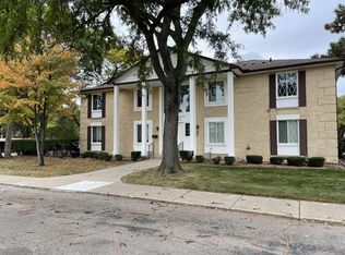 29264 Gloede Dr APT 3, Warren, MI 48088