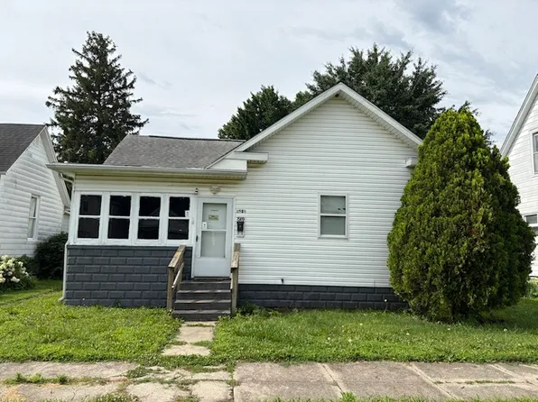 1509 Champaign Ave, Mattoon, IL 61938