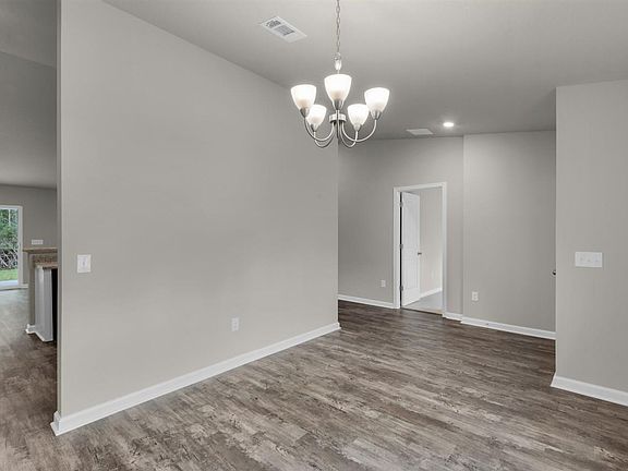 4th image of 3465 Blaney Dr