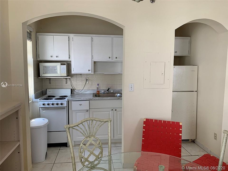 2nd image of 4025 Indian Creek Dr APT 305