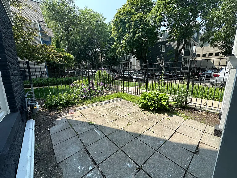 1507 W Nelson St #1 — Photo 10