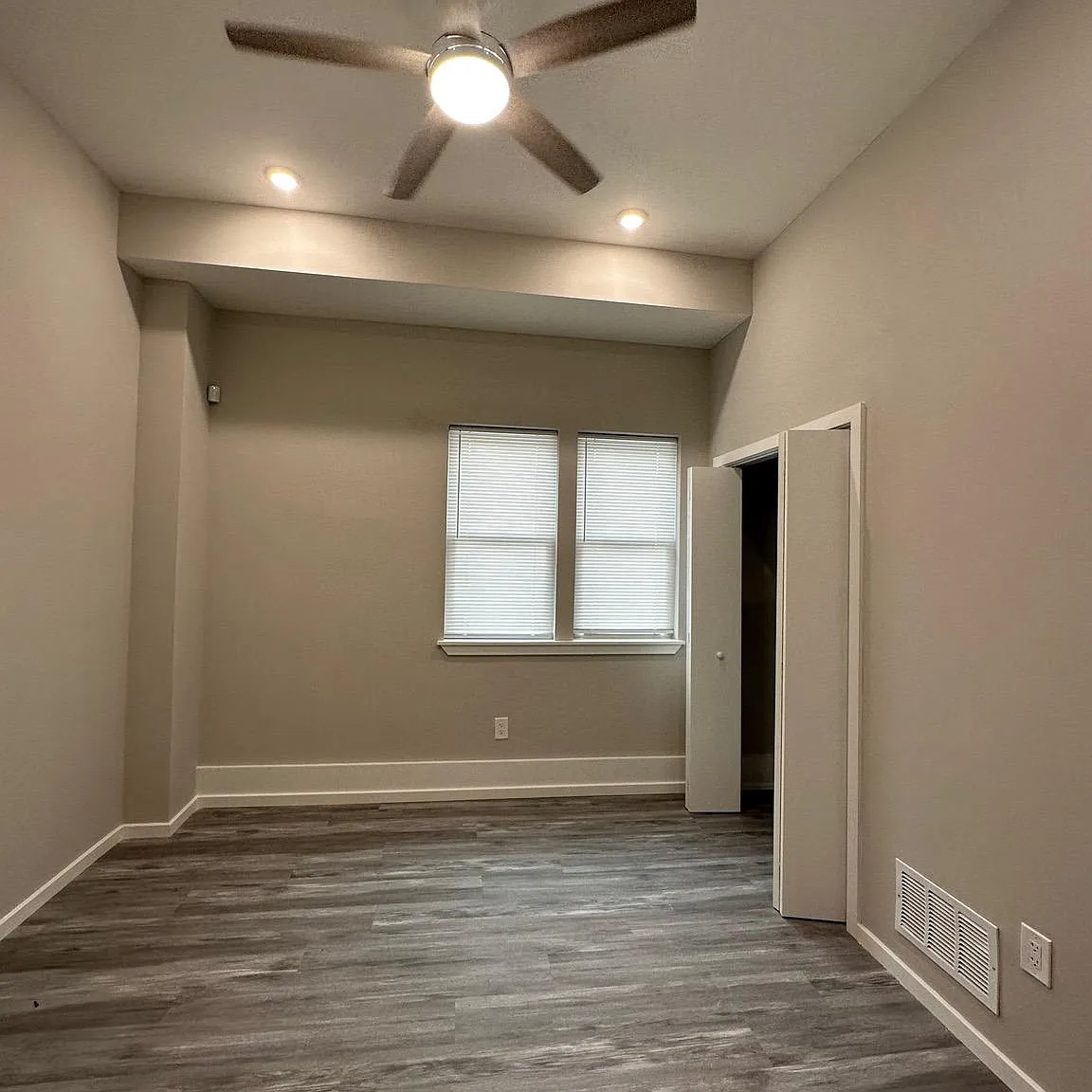 4 bed, $1,800 — Photo 3