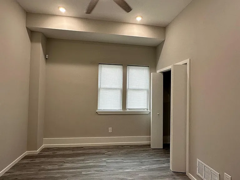 1225 W Dauphin St #3 — Photo 3