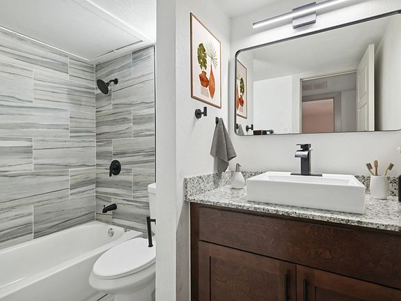 2nd image of 6033 E Northwest Hwy #1021