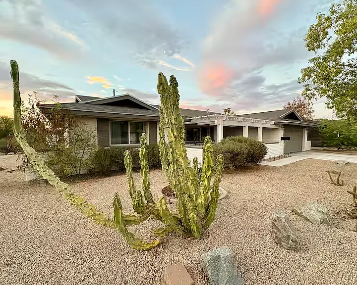 1104 E Campus Dr — Photo 11