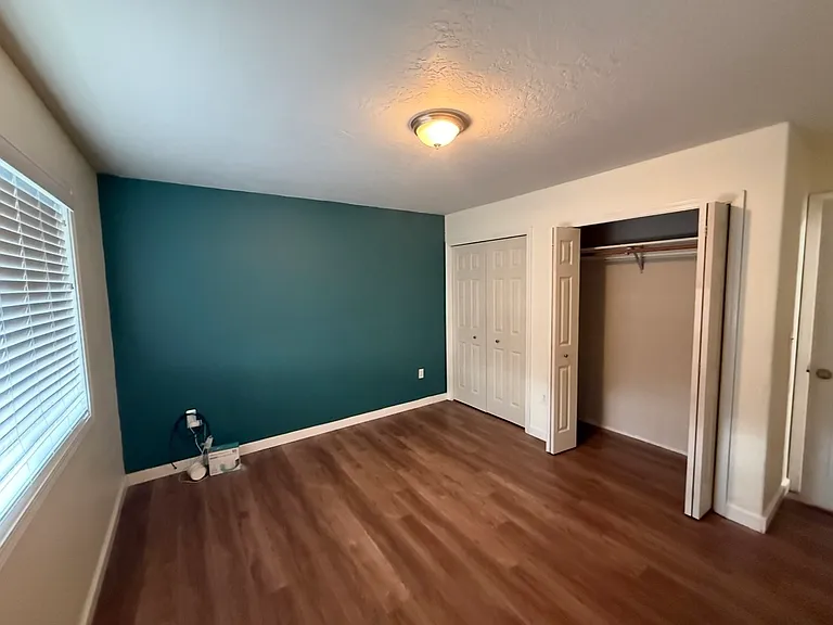 402 E Valleyview Ave — Photo 6