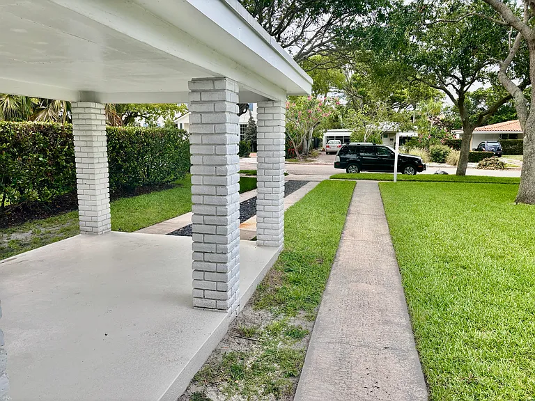 218 Seville Rd — Photo 17