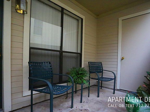 2nd image of 15556 Kingfield Dr #955
