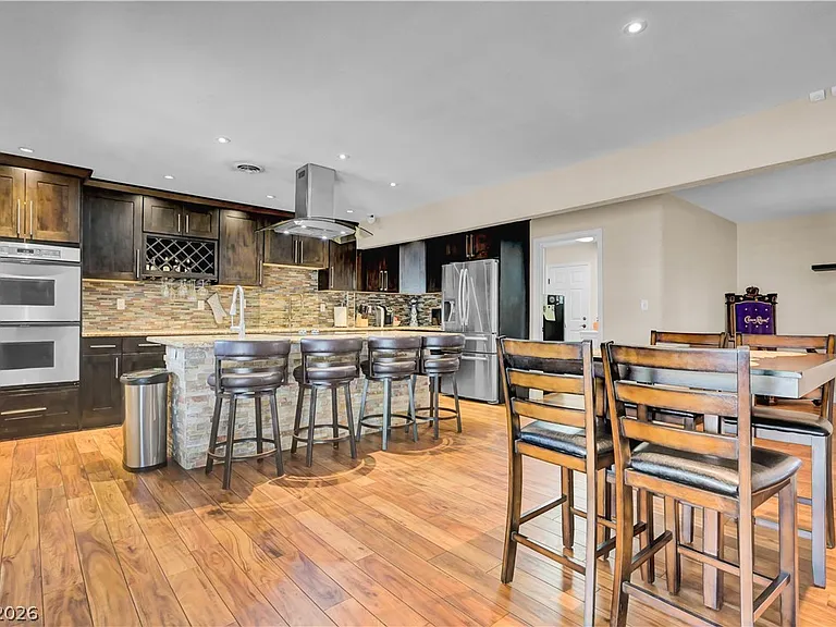 2712 W Oakey Blvd — Photo 13