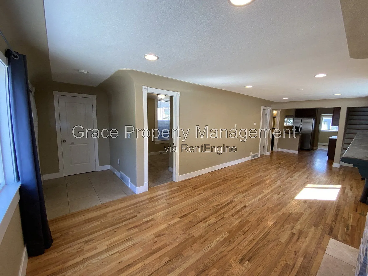 3 bed, 2.0 bath, 1672 sqft, $3,285 — Photo 3