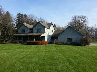 6216 Barnard Mill Rd, Ringwood, IL 60072