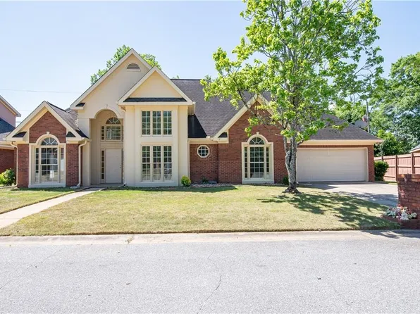 1707 Magnolia Pl, Phenix City, AL 36867