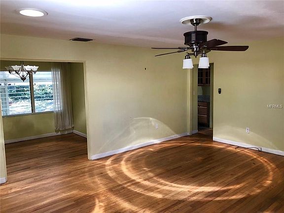 3rd image of 2902 Sunglow Dr