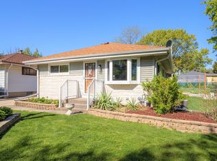 4555 S 46th St, Greenfield, WI 53220