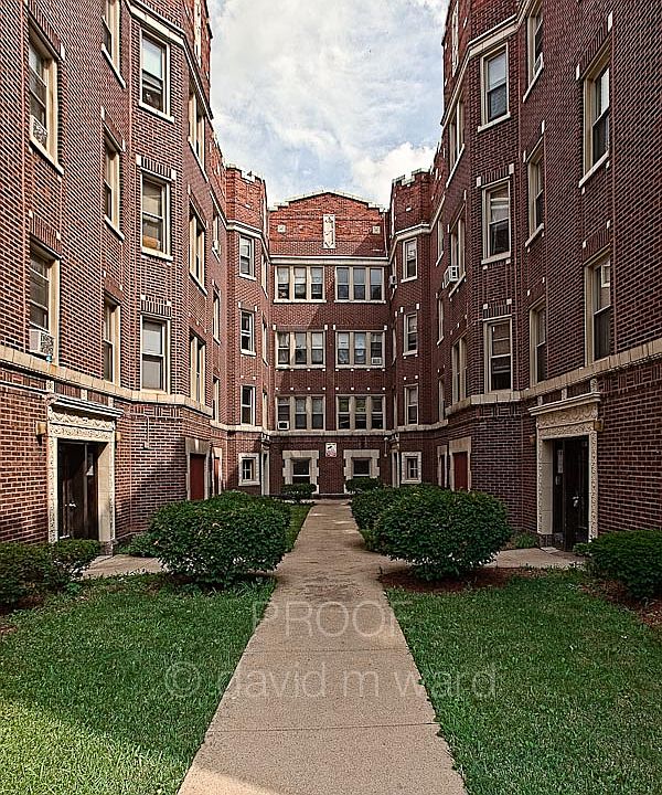 2nd image of 6656 S Sacramento Ave APT 1