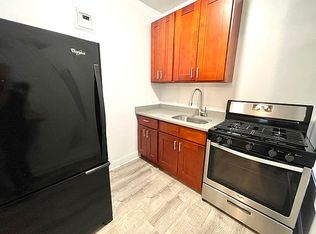 34-47 42nd St #1B, Long Island City, NY 11101