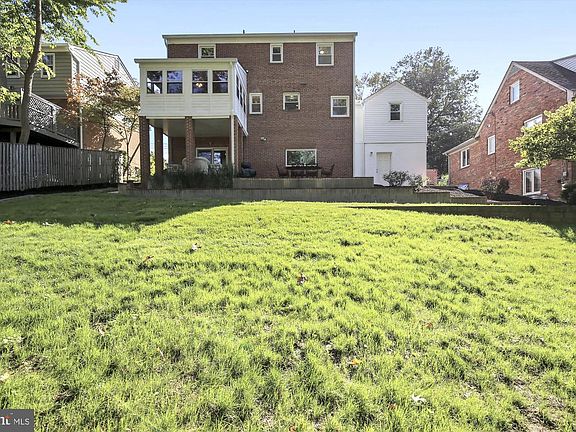 4th image of 4831 Broad Brook Dr