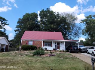1388 Moss Point Dr, Southaven, MS 38671