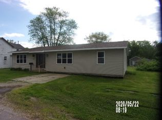 320 N Maple St, Clinton, IL 61727