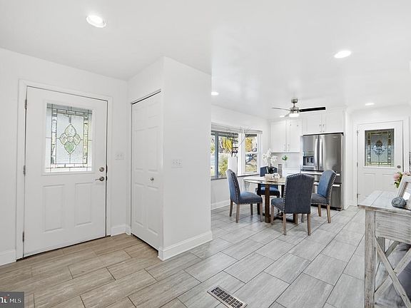 4th image of 706 Carter Rd