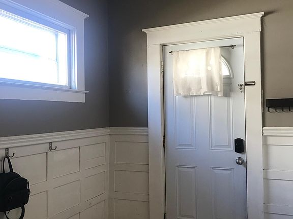 2nd image of 733 5th St NW