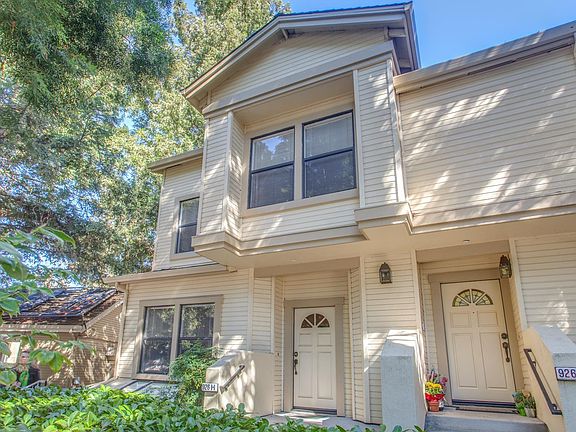2nd image of 926 La Mesa Ter Unit H