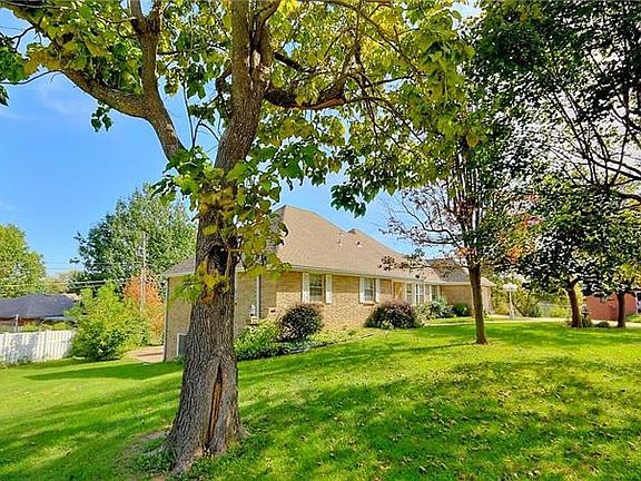 2nd image of 3023 Arlington Ct