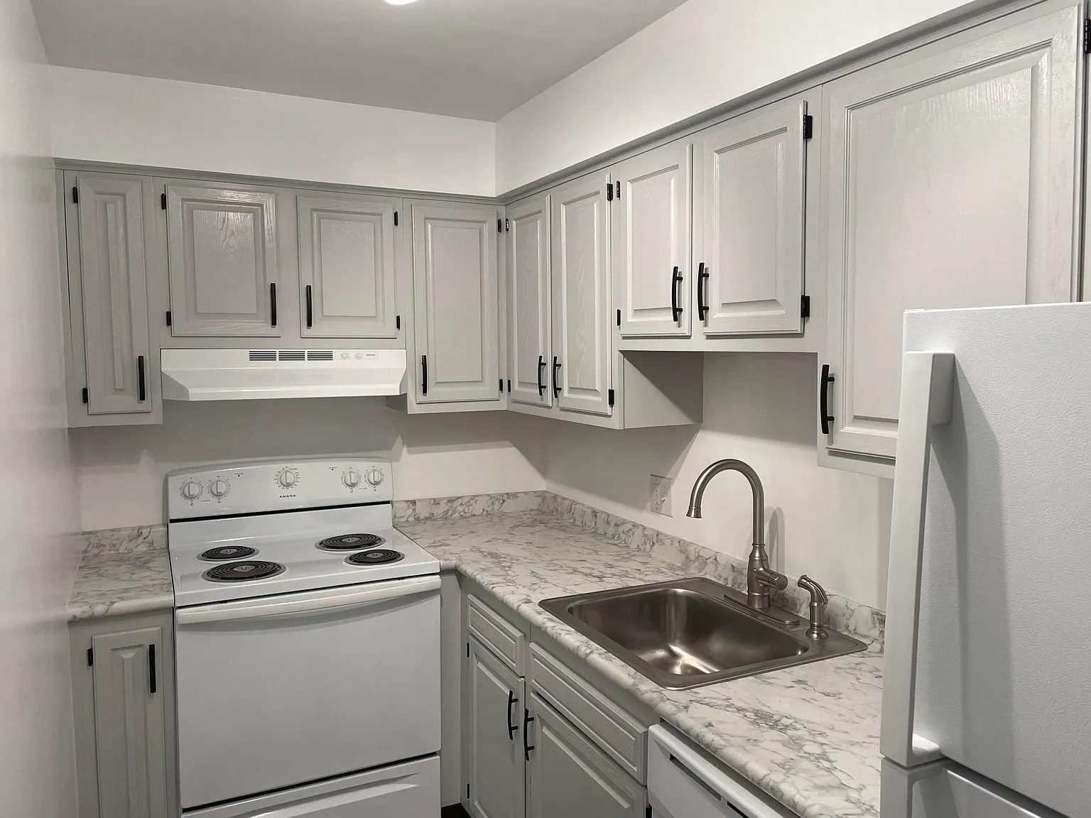 21-600 Riverside Dr — Photo 1