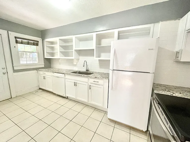 727 Greenland Dr — Photo 19
