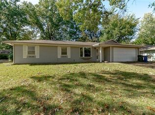 2215 Pennsylvania St, Lawrence, KS 66046