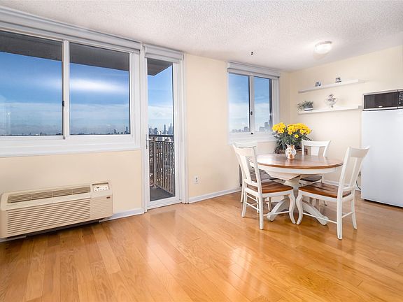 5th image of 100 Manhattan Ave APT 1908