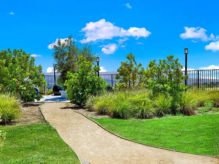 Monterra Ridge Apartments — Photo 18