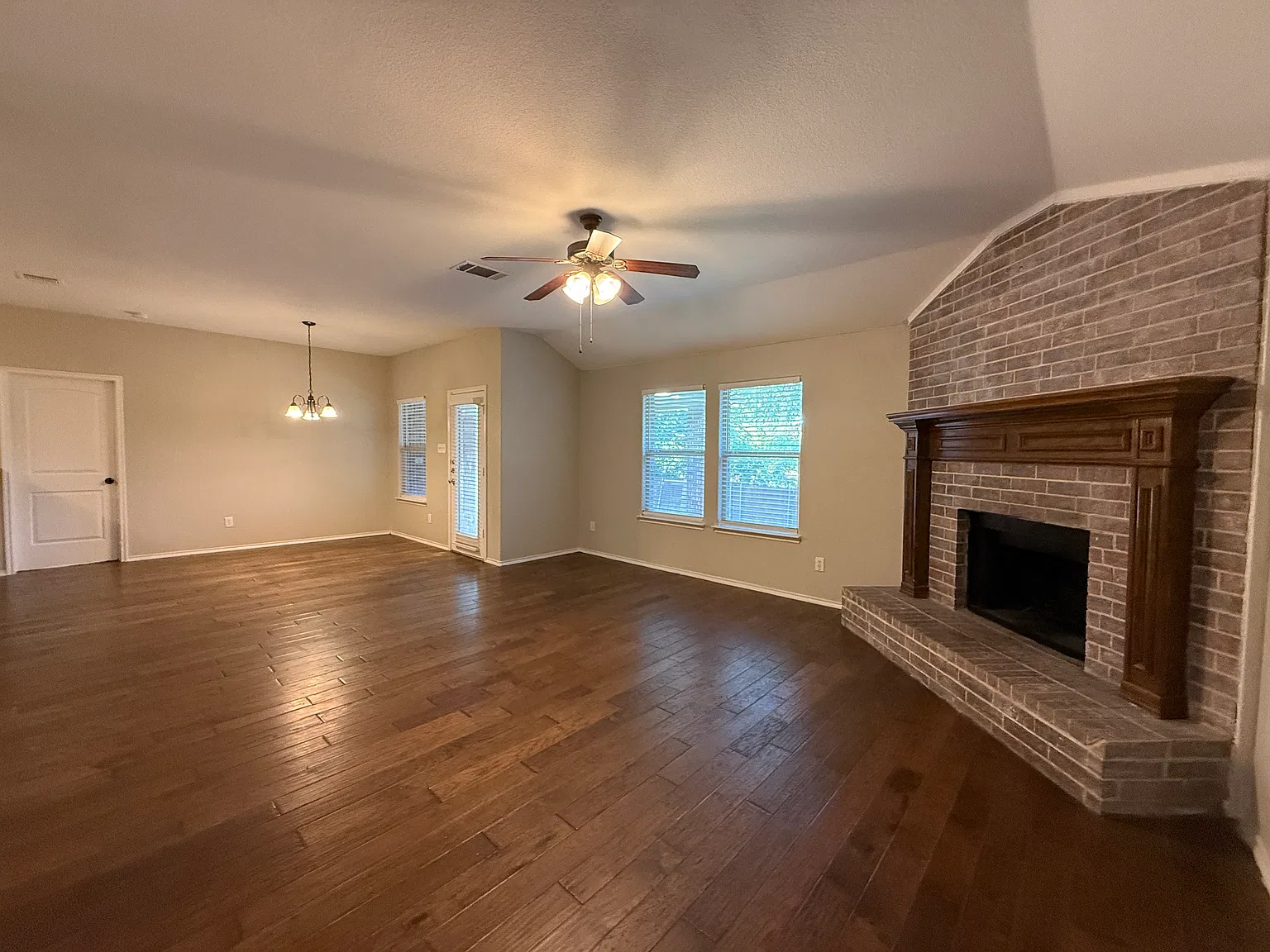 725 Fannin Dr Lavon TX 75166 — Photo 3