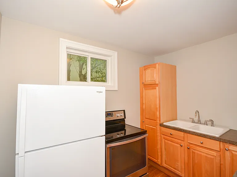 306 S Maple St — Photo 7