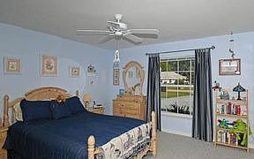 5th image of 18 Meadowlake Cir S