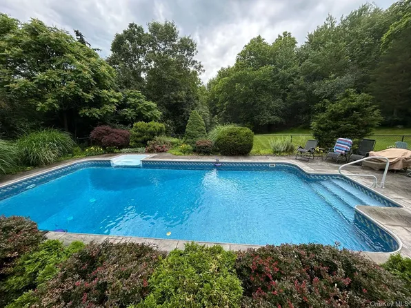 17 Woodridge Drive, Chester, NY 10918