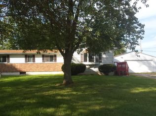 551 W Division Rd, Valparaiso, IN 46385