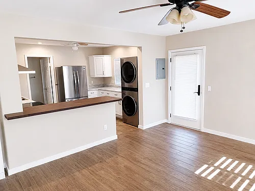 2885 Coral St #2 Photo 1
