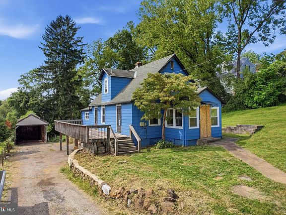 3rd image of 36 Hill St