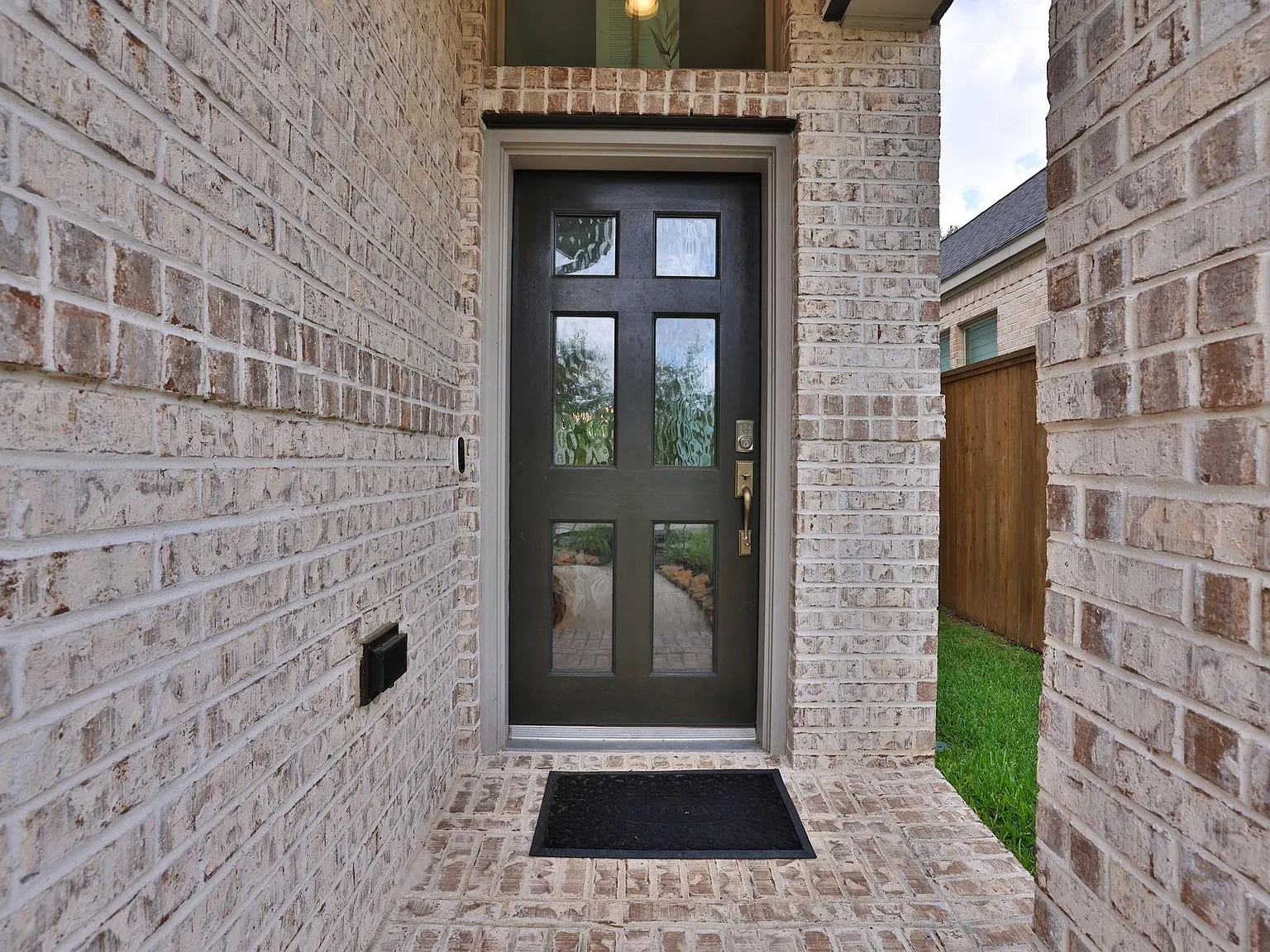 3 bed, 2.5 bath, 2612 sqft, $2,950 — Photo 4