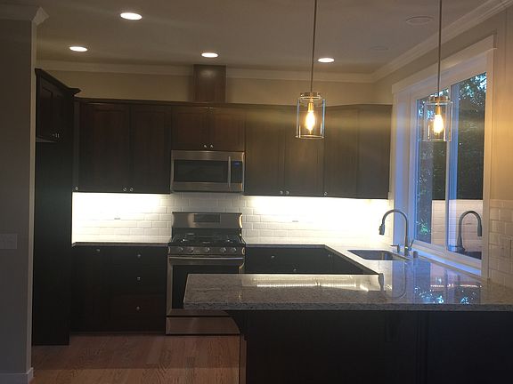 Beautiful Spacious Kitchen