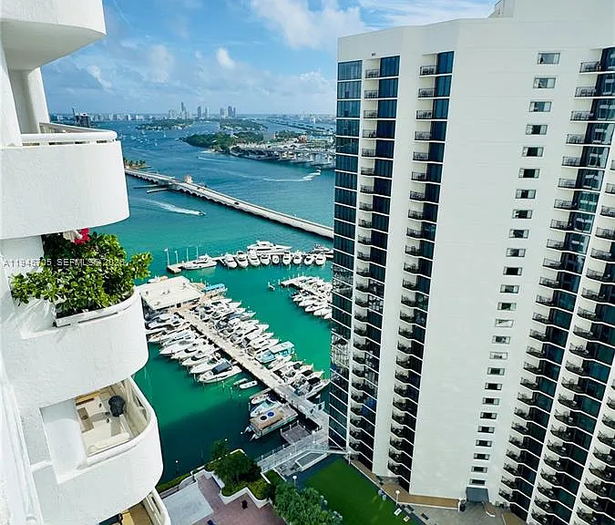 1717 N Bayshore Dr #A-3242 — Photo 23