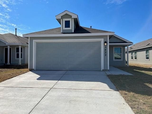 1st image of 2422 Double Oak Dr