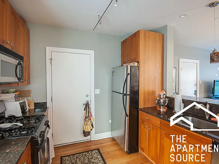 3810 N Sheffield Ave #1E — Photo 1