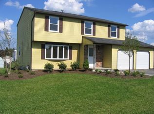 7942 Davis Rd N, Clay, NY 13041