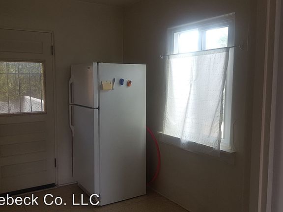 5th image of 515 Wellesley Dr SE APT 1